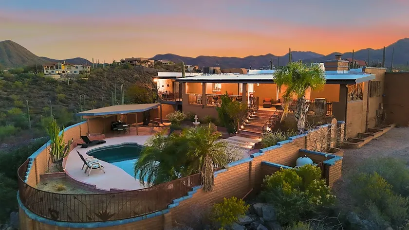 Private Hilltop Oasis Overlooking City Lights - Image 1