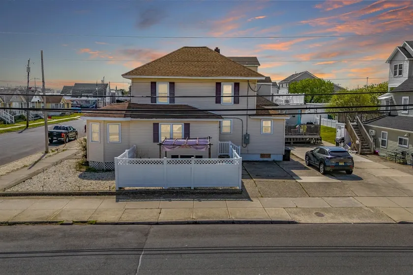 Clean + Comfy 4BR Shore House- Family Friendly - Image 1
