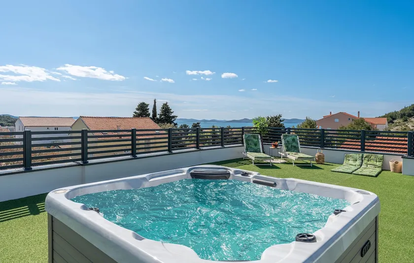 Luxurious Home In Drage - Image 1