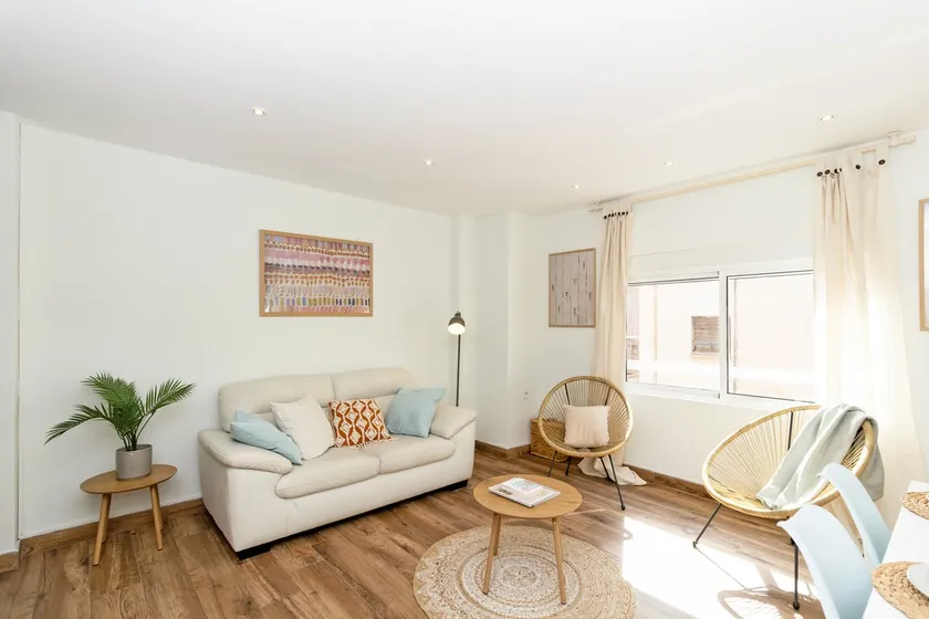 GuestReady - Your Sunny Valencia Basecamp - Image 1
