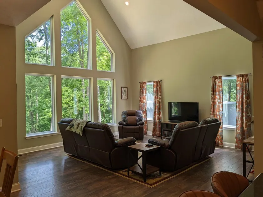 Pet Friendly Modern Hocking Hills Cabin w/ Hot Tub - Image 1