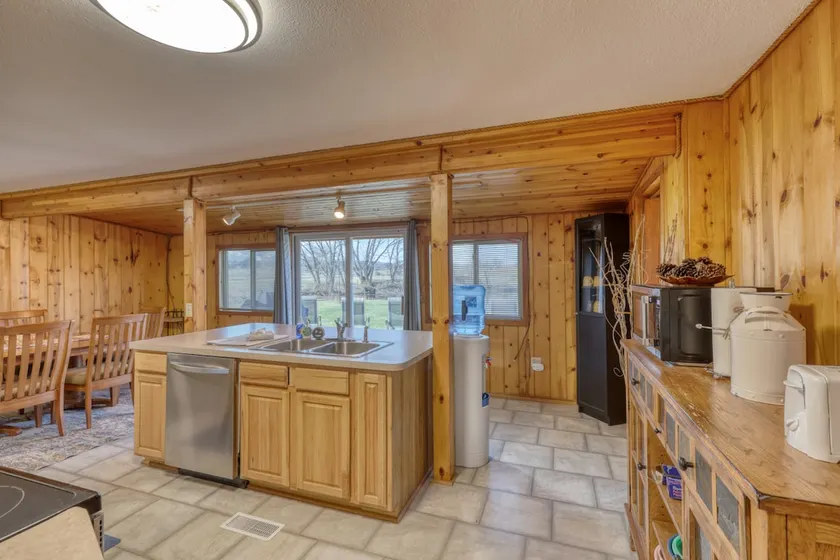 The Water's Edge Lodge, Black Hills - Image 1