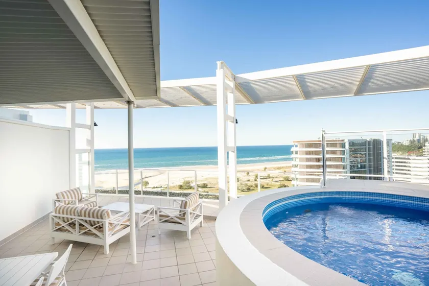 Coastal Penthouse with private heated plunge pool - Image 1