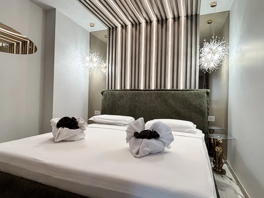 Cloud Nine Airport Residence- Free Parking, king - Image 1