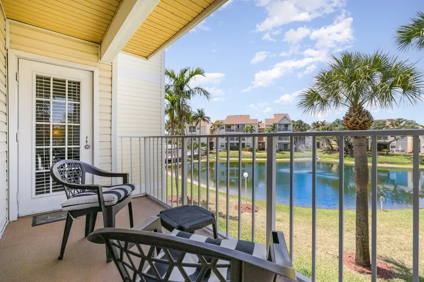 Beachside Pond View Retreat - Image 1