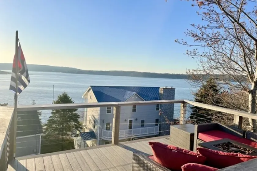 2 bedroom w/ expansive water views - Image 1