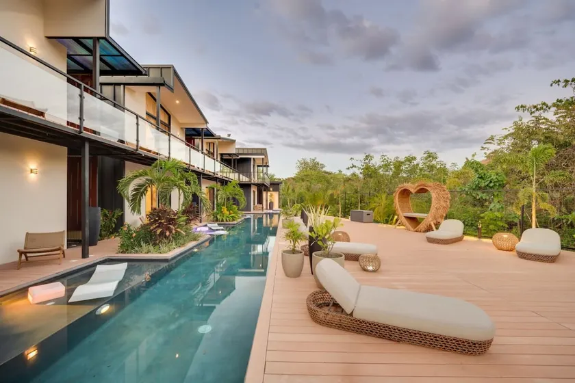 The Bungalows #10 - Boutique Hotel in Flamingo Beach - Top Level Studio - Image 1