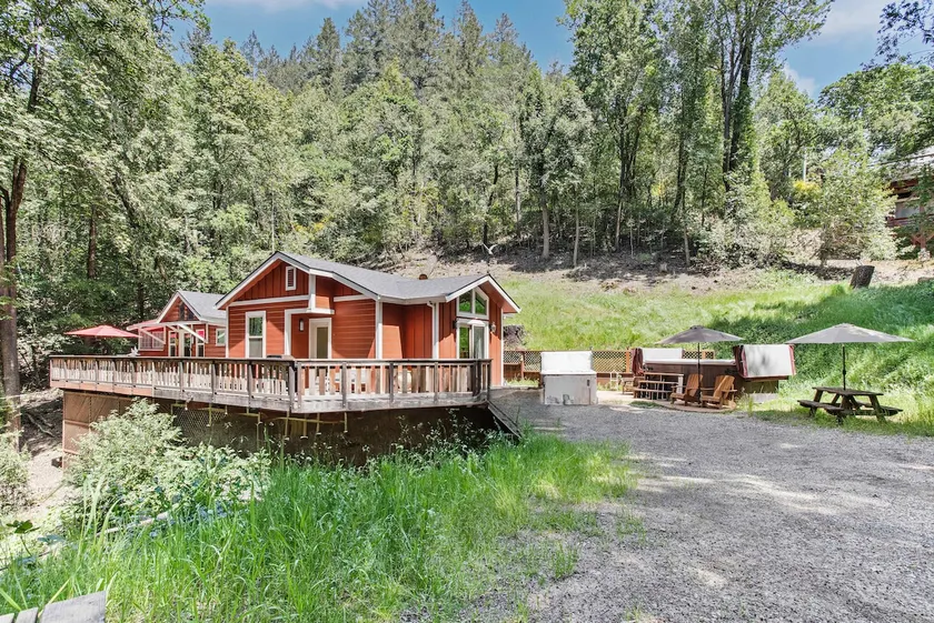 Modern Cabin Retreat with Swim Spa Hot Tub and Air Conditioning - Image 1
