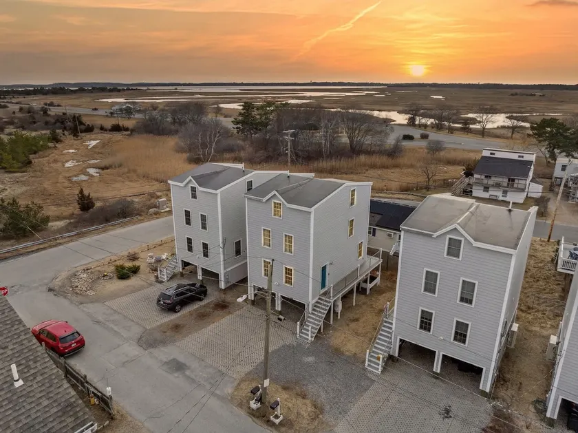Walk to Beach | Marsh Views & Sunsets | Bunk Room - Image 1