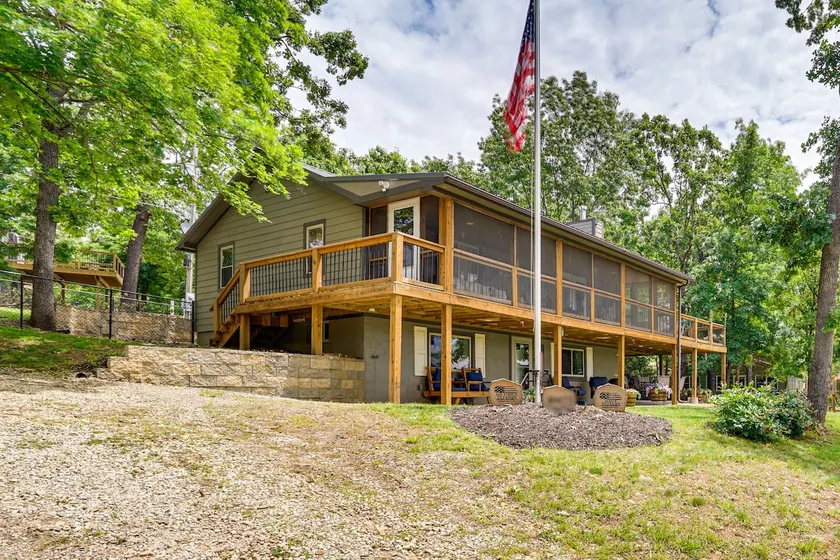 Truman Lake Retreat: Relax and Unwind - Image 1