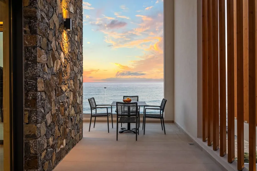 Evelmare Beachfront Apartments - Image 1