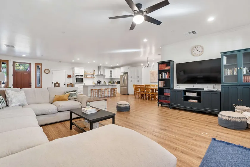 Escondido Oasis | Sleeps 10 + Hot Tub! - Image 1
