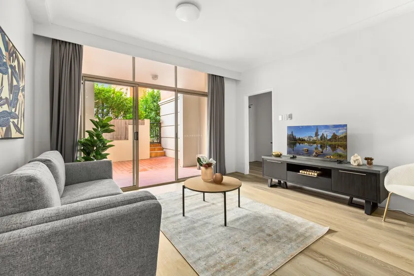 Bright Inner-West Stay with Pool Access - Image 1