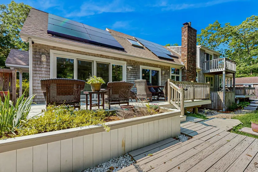 Serene Home Near Beaches, Dining & Bike Path - Image 1