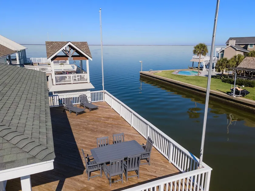 Reelview | Canal Front Retreat - Image 1