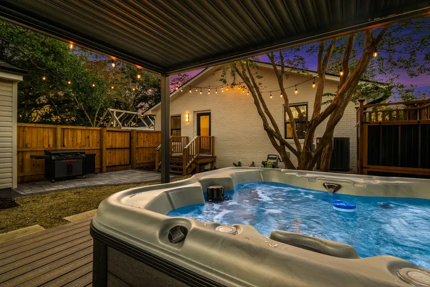 Private Hot Tub! | The Edge Modern at Park Circle - Image 1