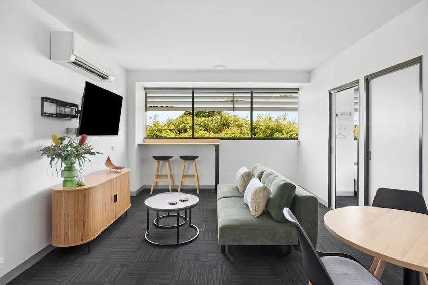 Lux on Yarra I Family Suite in Geelong CBD - Image 1