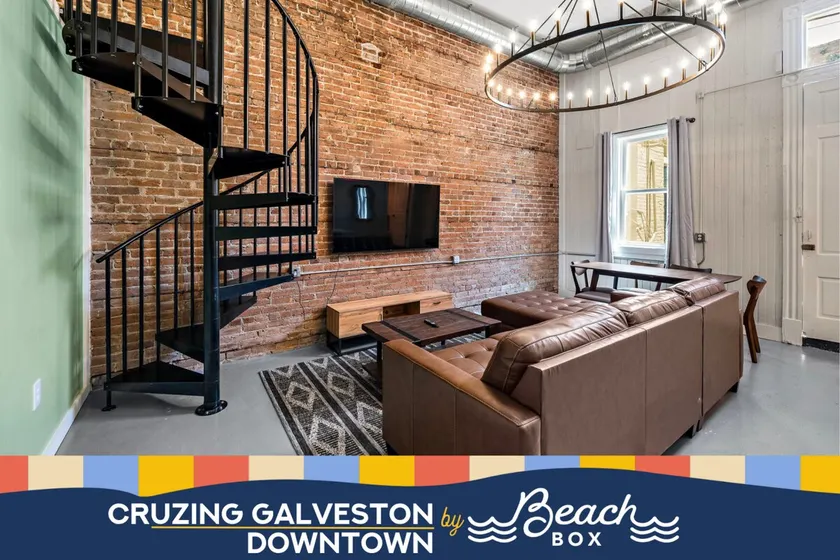 Central Flat in Historic Downtown Galveston - Image 1