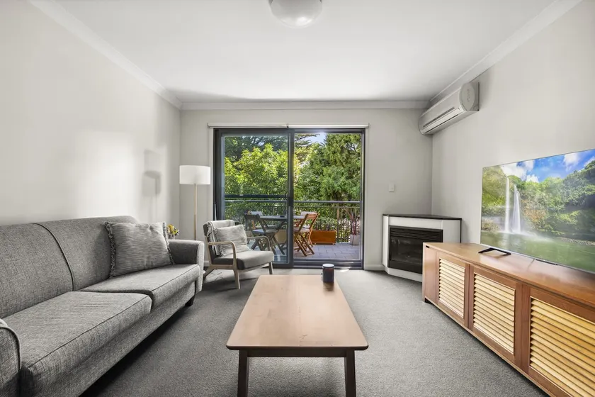 Spacious 2-Bed Apartment in Heart of Leura - Image 1
