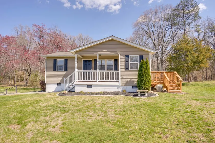 5 Mi to Dtwn Fredericksburg: Family Gem w/ Yard - Image 1