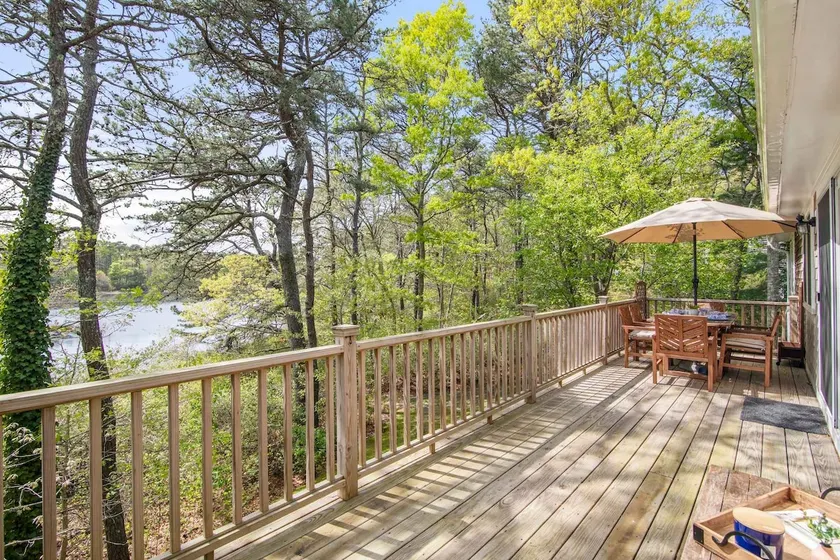 Tranquil Pond-View Escape in Dennis - Image 1