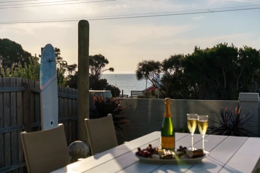Shoreline Sanctuary - Bay Views, Spa, Tennis Court - Image 1