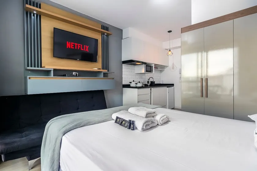 Apt. next to the subway + Air-Conditioning and Swimming Pool - Image 1
