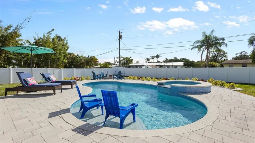 Premium Modern Pool Home- 1 Mile to Downtown & 3 Miles to Beaches - Image 1