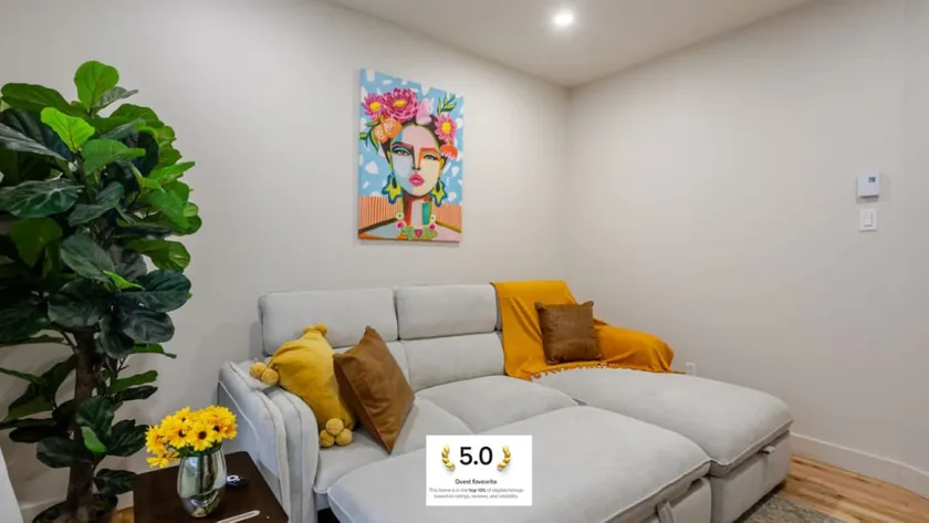 Cité Verve | Modern 2BR in Westmount, Montreal - Image 1