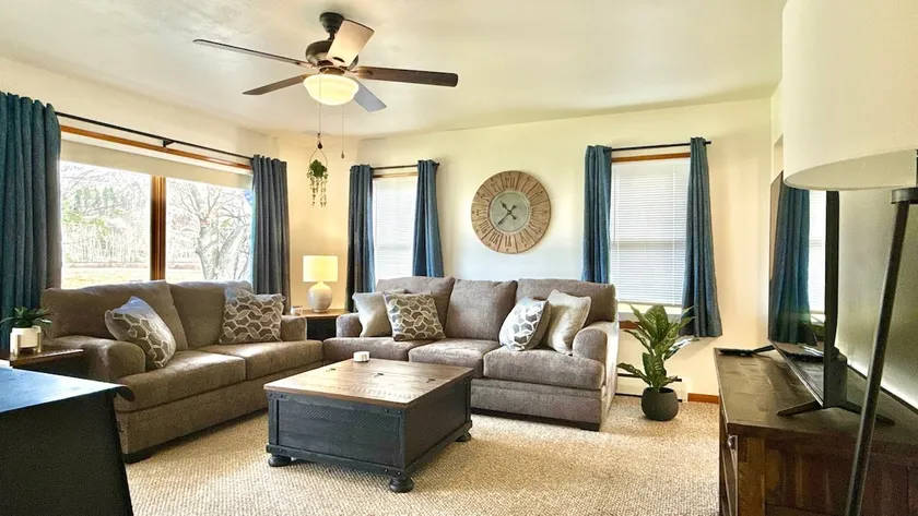 Game Room, Fire Pit, 5 minutes to All Star Village - Image 1