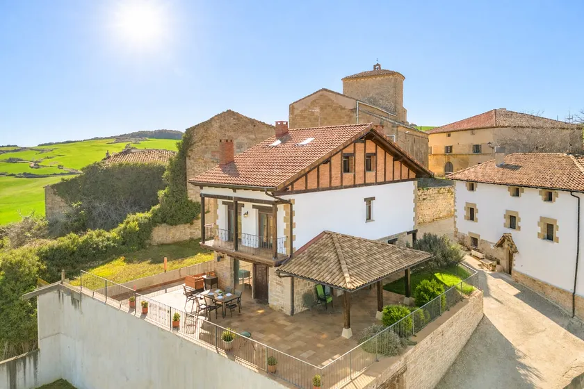 Great cottage with barbecue ideal for families - Image 1