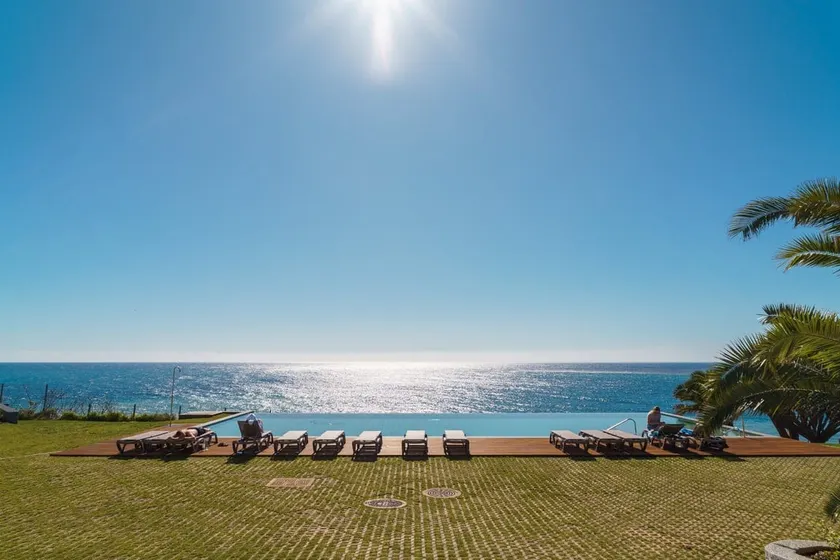GuestReady - Acqua residences - Emerald - Image 1