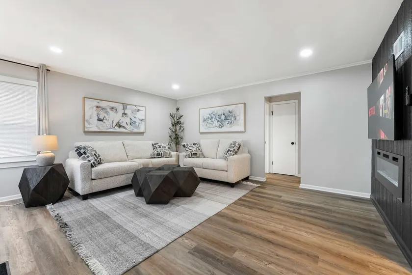 Ideal Spot Just Minutes from O’Hare Airport | LCP - Image 1