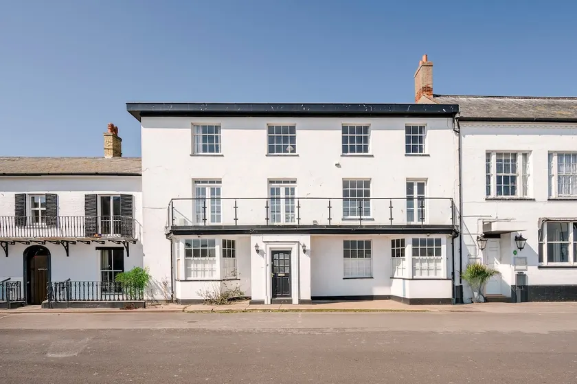 Market Cross House, Aldeburgh. Sea front holiday home - Image 1