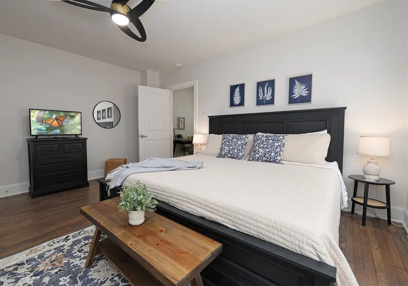 *New & Renovated* Modern Bungalow near DT Durham - Image 1