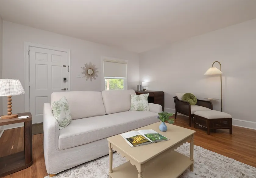 *New & Renovated* Charming Bungalow near DT Durham - Image 1