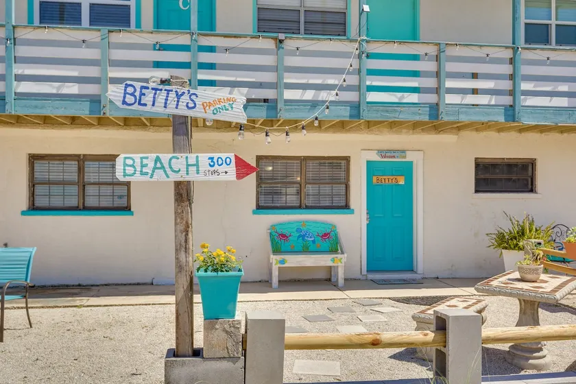 Steps to Sand: Panama City Beach Apartment! - Image 1