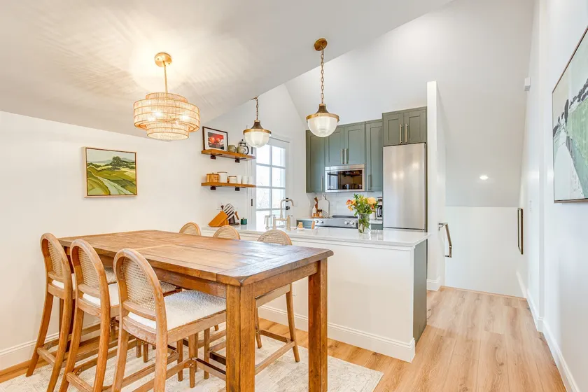 Luxe Designer Flat on Sloans Lake w/ Rooftop Deck - Image 1