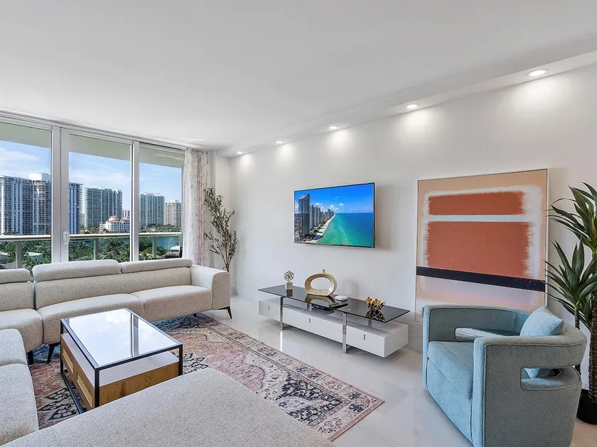 Family Beach Home w Ocean & Bay Views - Image 1