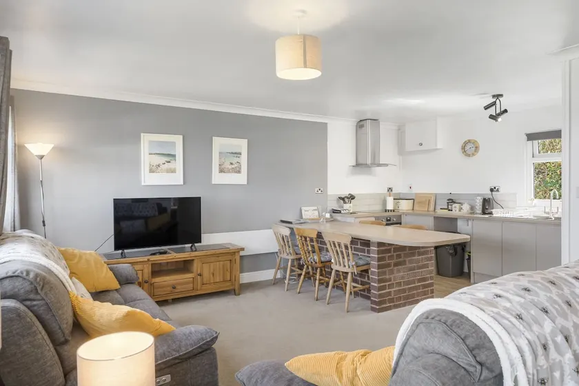 Beach House & Garden in St Merryn Private Parking - Image 1