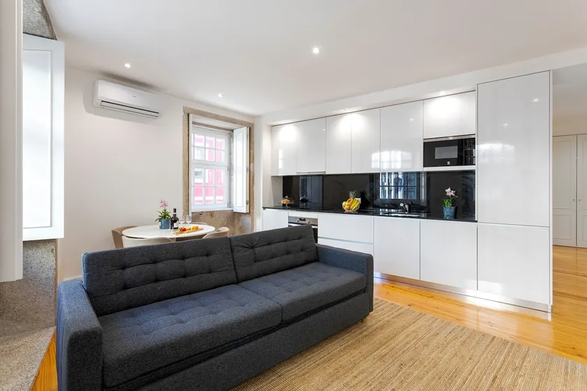 Modern & Trendy Flat by HostWise - Image 1