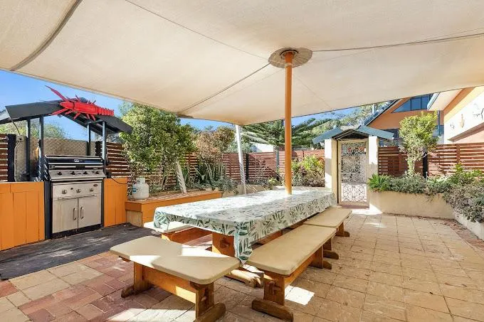 Beach Side Retreat - Image 1