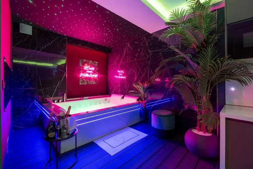 Toulouse Love room, suite avec spa privatif - Image 1