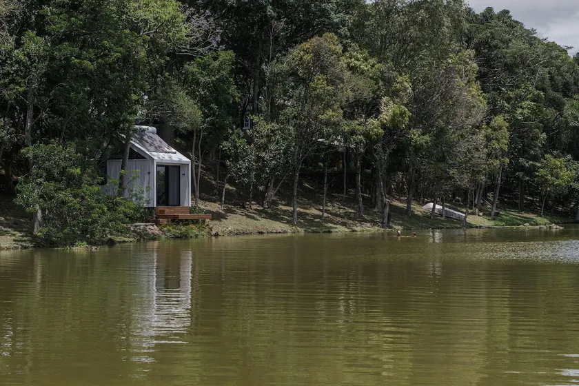 Retreat with Private Lake in the Valley of the Vineyards - Image 1