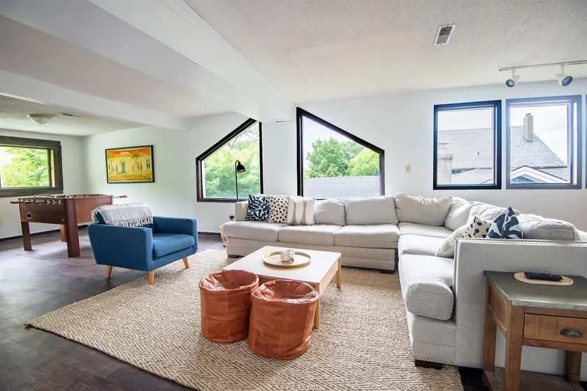 Tri-City BrightHaus – Groups/WiFi/Spacious/Comfy - Image 1