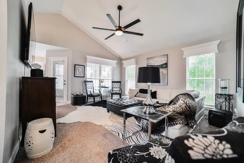 Luxury 4BR w/ King Bed | Fast Wi-Fi | Private Yard - Image 1