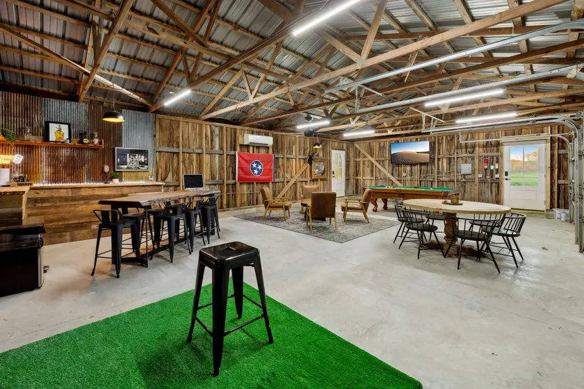 Converted MiniFarm North of Nashville with Hot Tub - Image 1