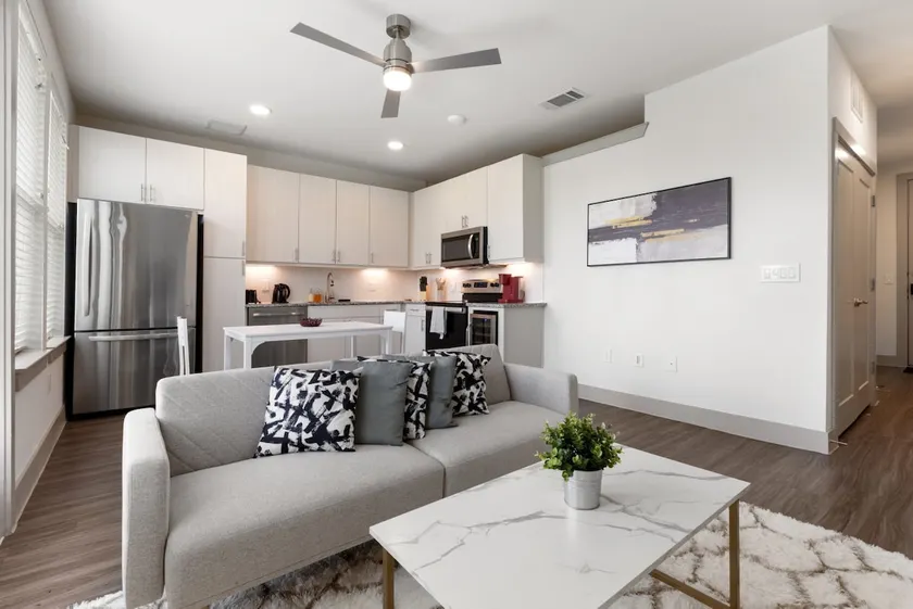 Corporate Rental 1BR Dallas Medical District - Image 1