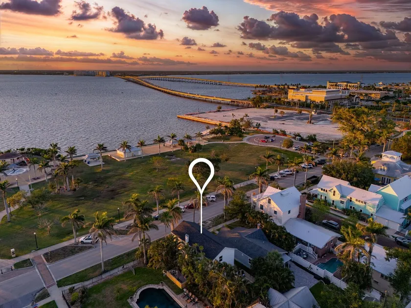 Heated Pool, Near the Beach - Heart of Punta Gorda - Image 1
