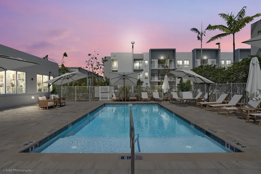 Beachside Bliss, 1BR Condo with Pool at Dania Beach - Image 1